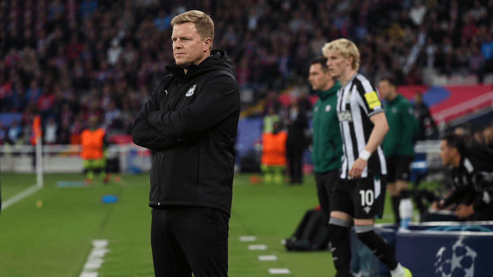 Howe Backs His Player